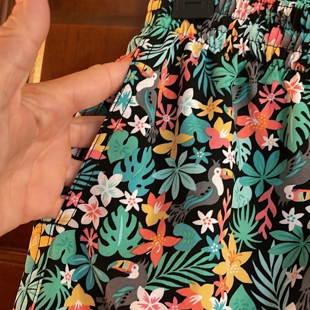 Chubbies Bloomerang pattern Swim Trunks Vibrant Floral Design Small